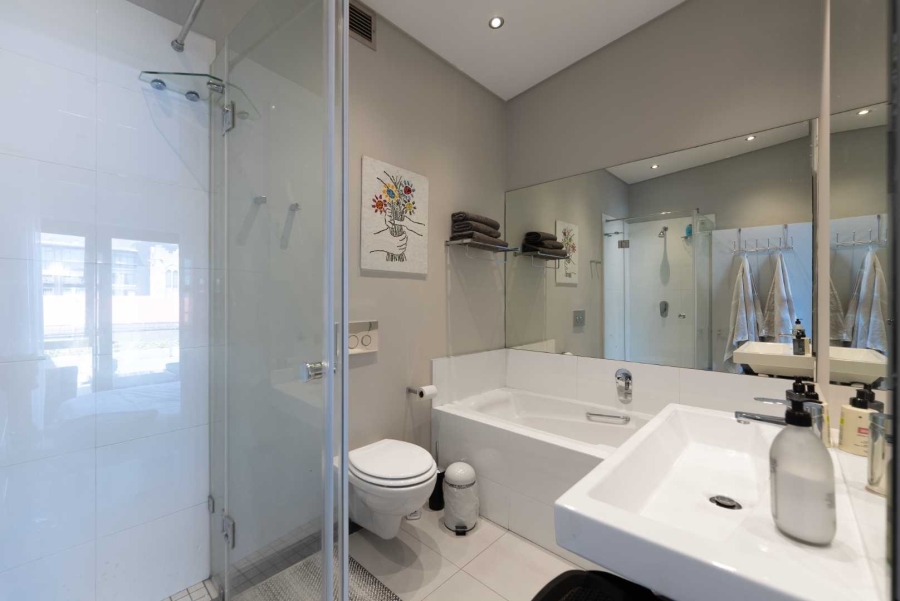 2 Bedroom Property for Sale in Green Point Western Cape